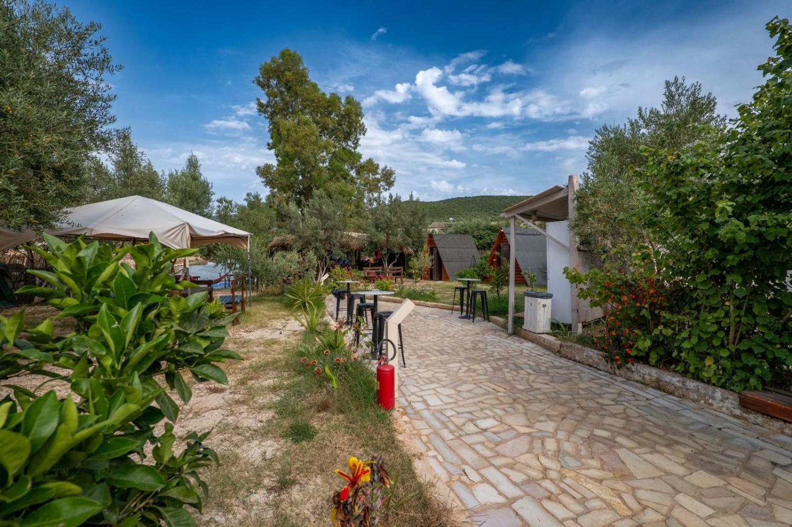 Garden Luxury tent Ksamil